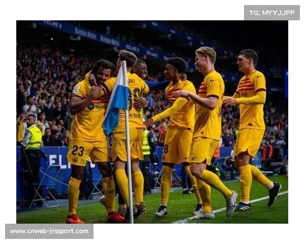 巴萨球迷客场高唱助威歌曲,加泰德比气氛热烈