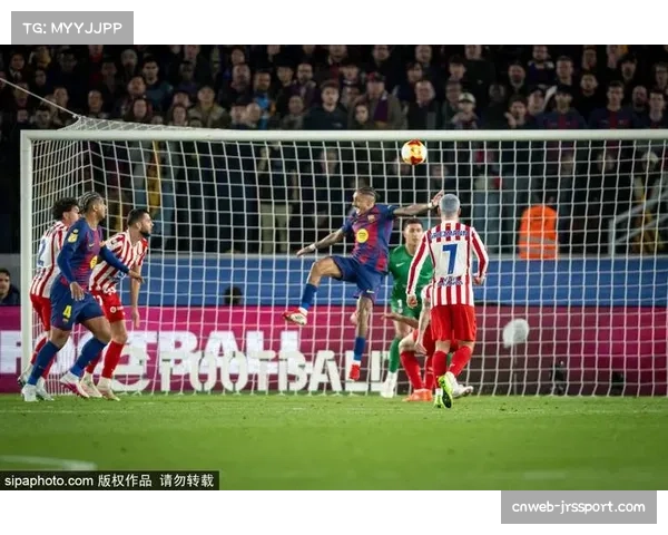 事件通讯：塞维利亚点球大战失利后，教练组与球员在更衣室内长达一小时的战术复盘