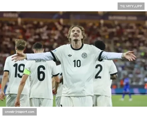 转播花絮：镜头捕捉到看台上观战的德国队新任主帅